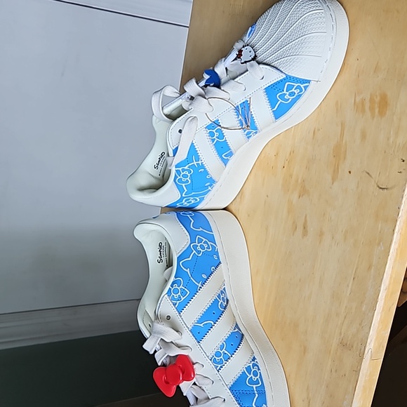 ADIDAS HELLO KITTY SNEAKERS - Picture 16 of 16